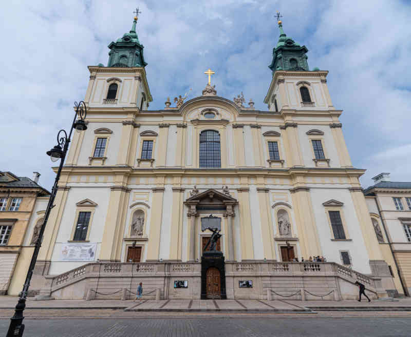 Polonia - Varsovia 142 - iglesia de la Santa Cruz.jpg
